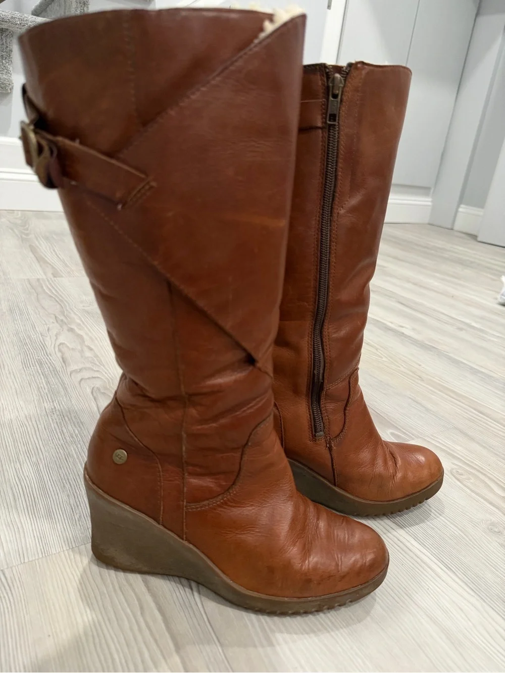 UGG Leather Tall Wedge Women’s Boots. Sherpa lined. Cognac Brown. Size 7. Used